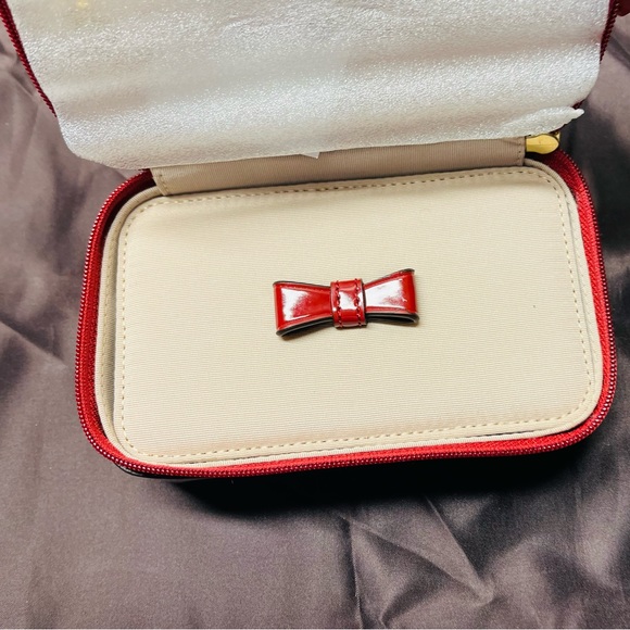NWT! Red patent leather travel jewelry case - Picture 4 of 8